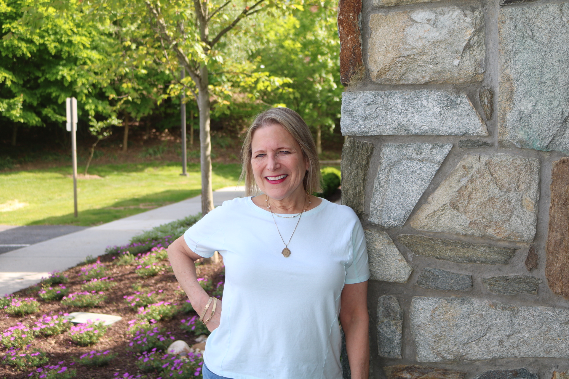 Female Volunteer Patti Eanet