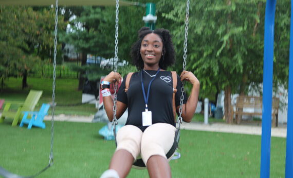 http://Faithanne%20swinging%20in%20a%20park